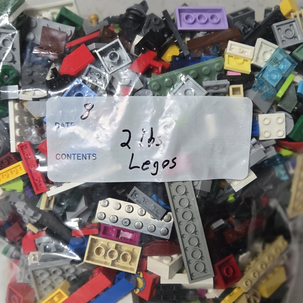 2 lbs of Lego brand building blocks